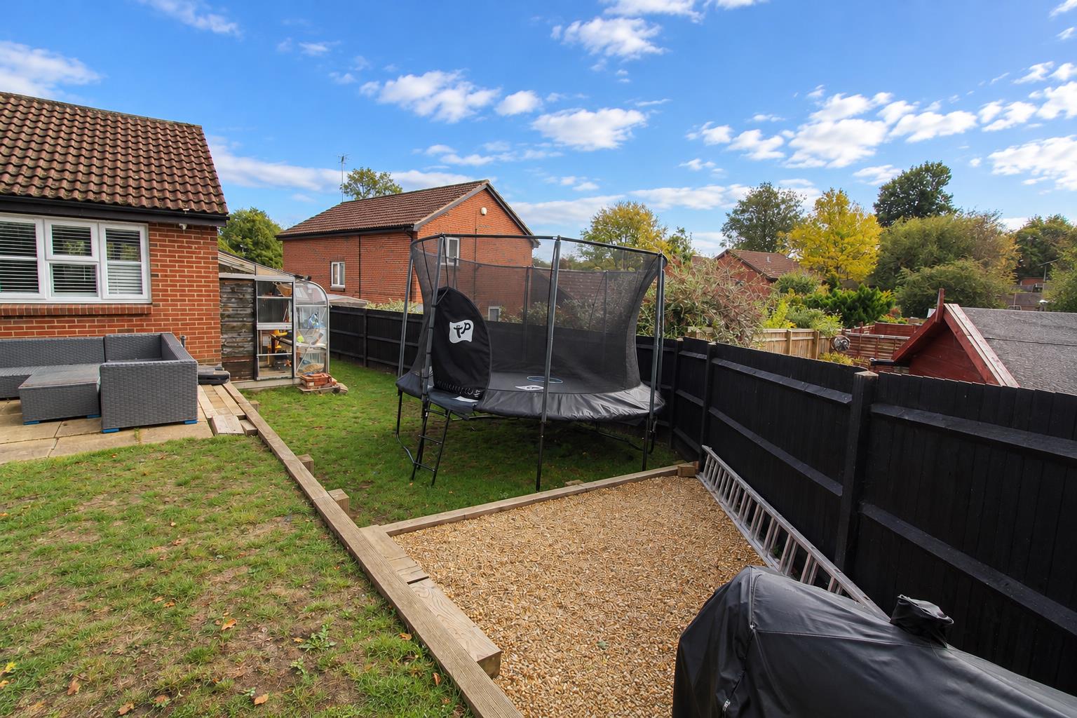 Simons Close, Tilehurst, Reading